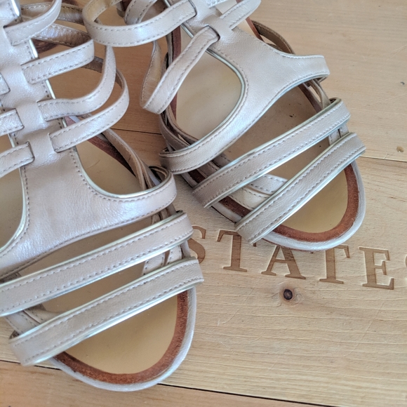 SOLD ⚫Ann Taylor strappy heels sz 7.5 - Picture 6 of 9